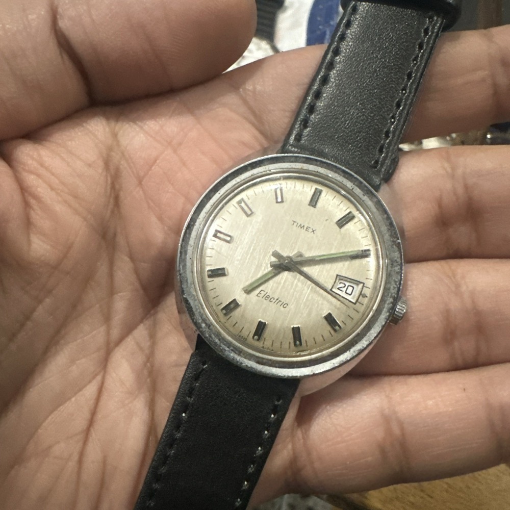 Working Vintage Timex 1971 Electric Mens Watch Silver Tone 36mm Fit 7.5 Quartz